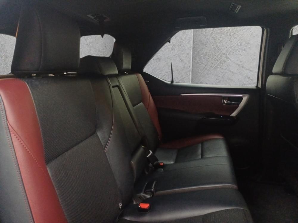 Toyota Fortuner 2.8 Gd-6 Rb At