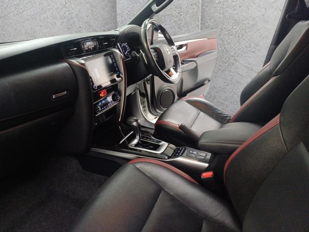 Toyota Fortuner 2.8 Gd-6 Rb At