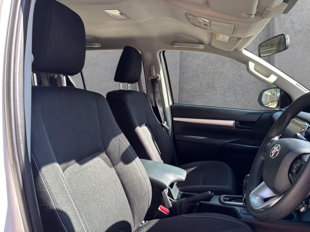 Toyota Hilux 2.4 Gd-6 Rb Raider D Cab 6At