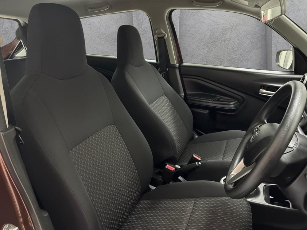 Toyota Vitz 1.0 Xr Amt