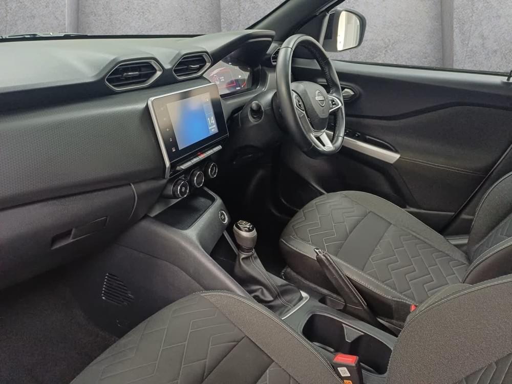 Nissan Magnite 1.0 Acenta Plus Cvt Oled