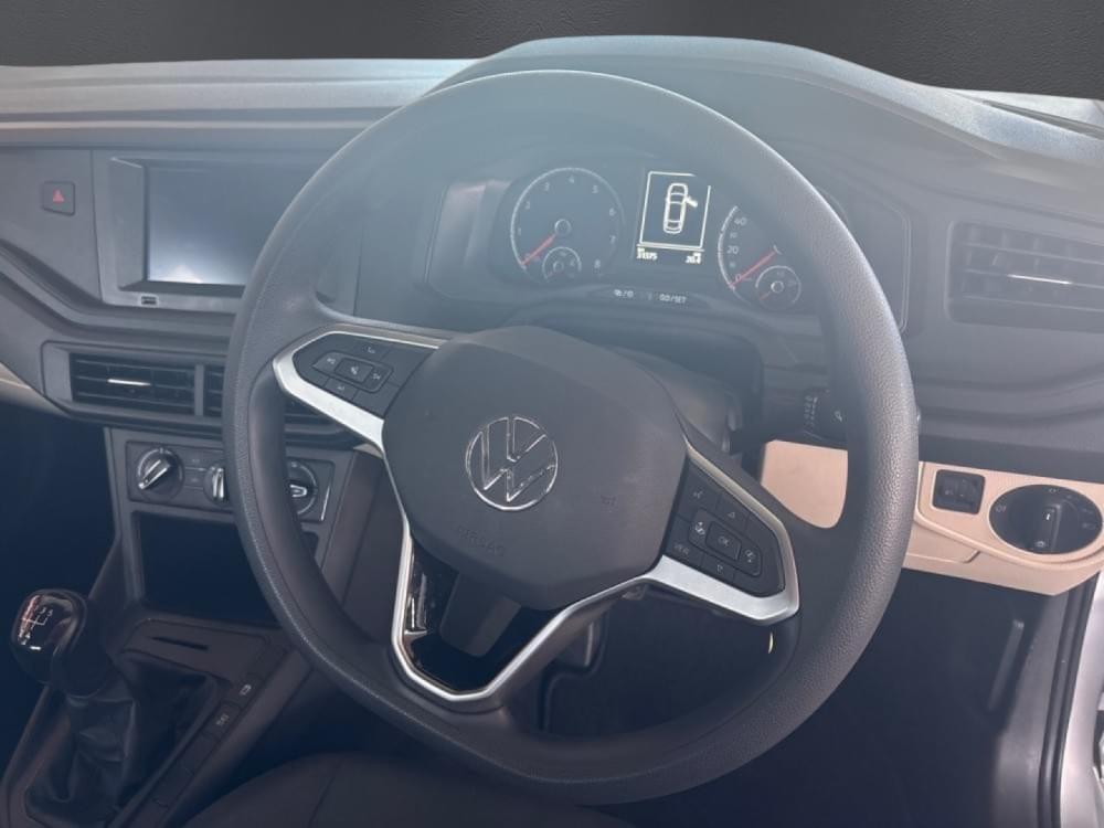 Volkswagen Polo Sedan 1.6 Base