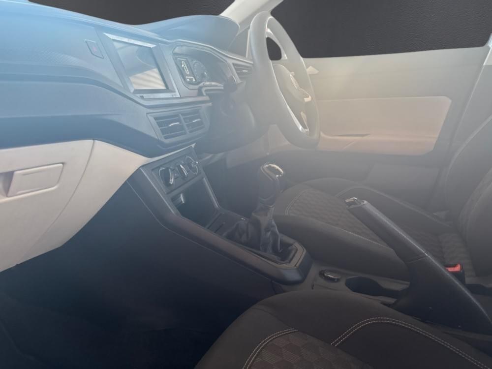 Volkswagen Polo Sedan 1.6 Base