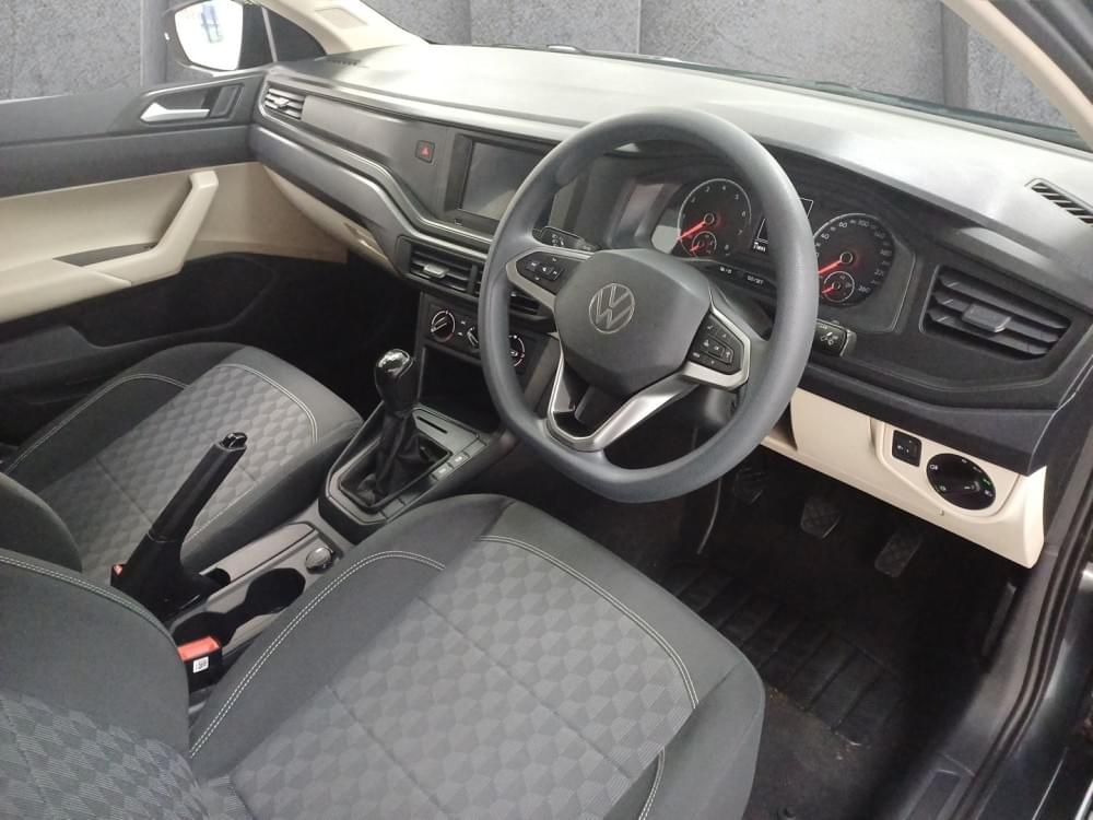 Volkswagen Polo Sedan 1.6 Tiptronic
