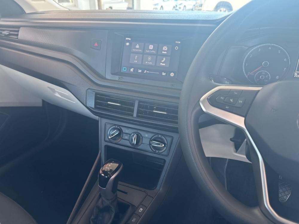 Volkswagen Polo Sedan 1.6 Tiptronic