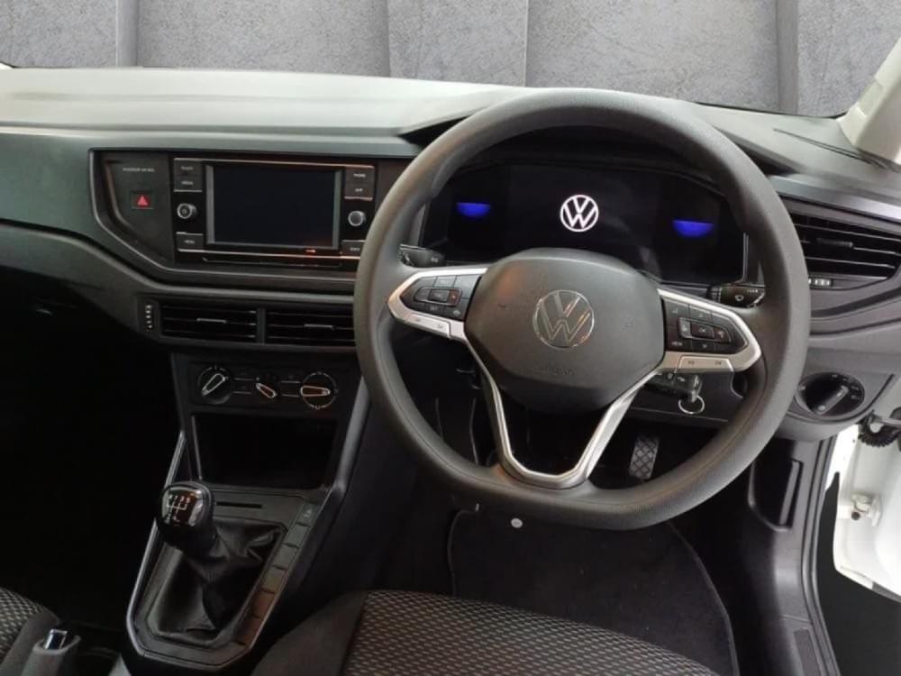 Volkswagen Polo Sedan 1.6 Tiptronic