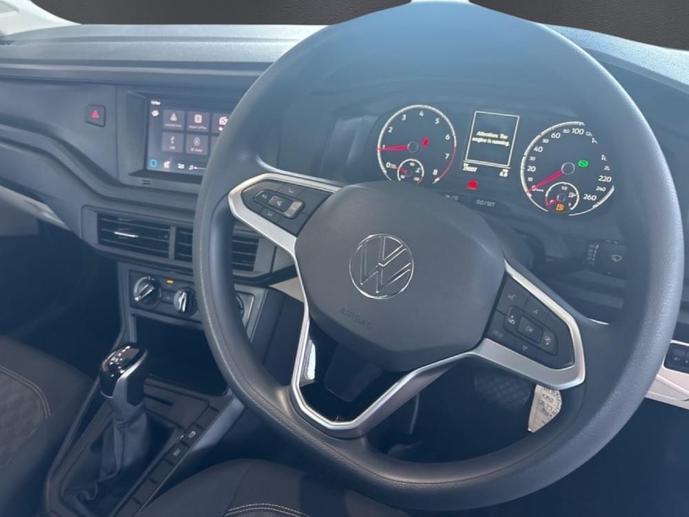 Volkswagen Polo Sedan 1.6 Tiptronic