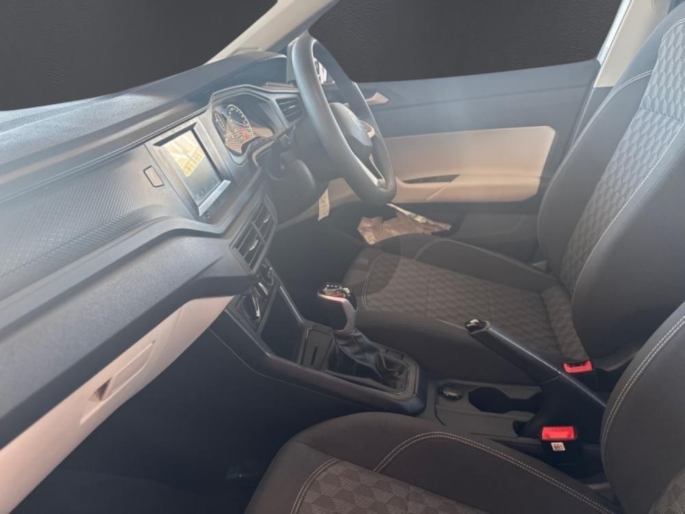 Volkswagen Polo Sedan 1.6 Tiptronic