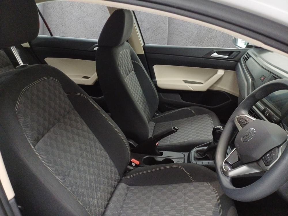Volkswagen Polo Sedan 1.6 Base
