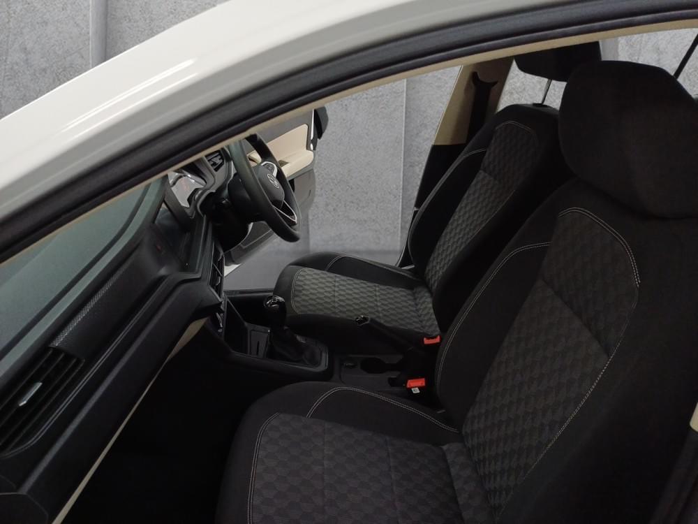 Volkswagen Polo Sedan 1.6 Base