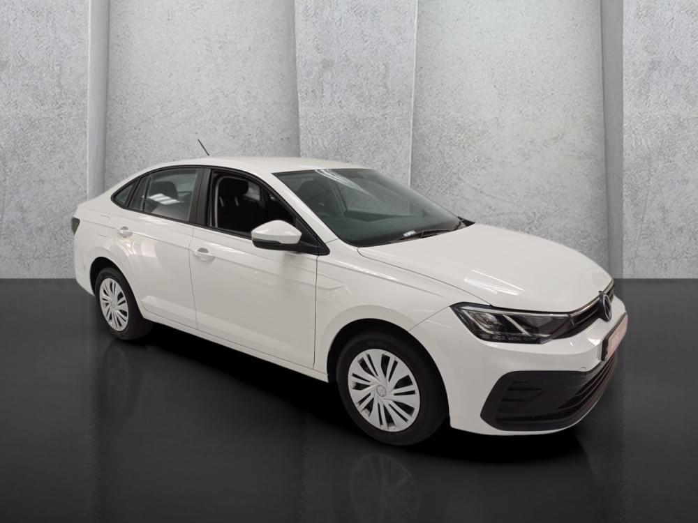 Volkswagen Polo Sedan 1.6 Base