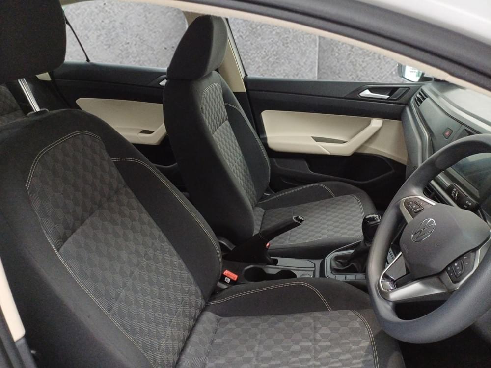 Volkswagen Polo Sedan 1.6 Base