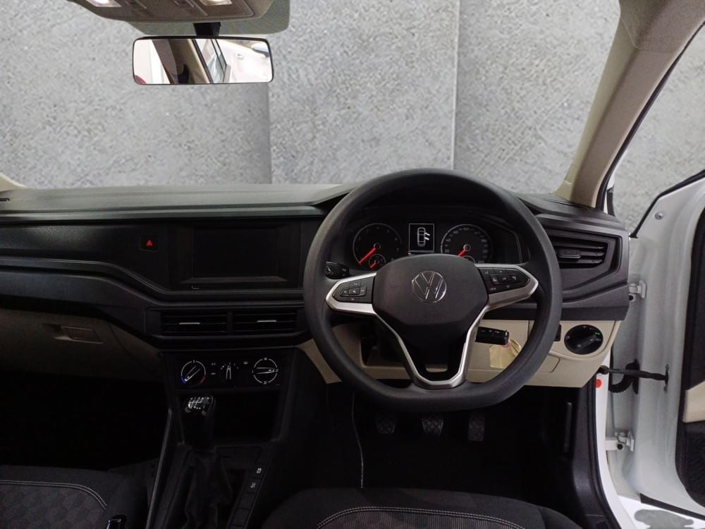 Volkswagen Polo Sedan 1.6 Base