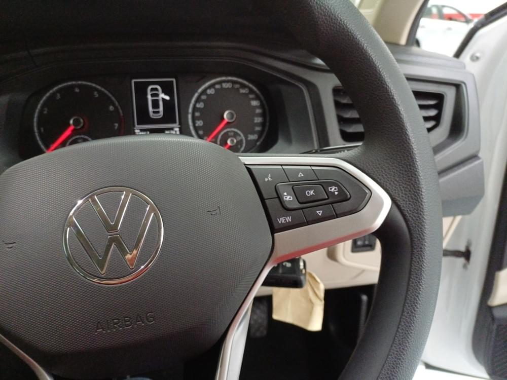 Volkswagen Polo Sedan 1.6 Base