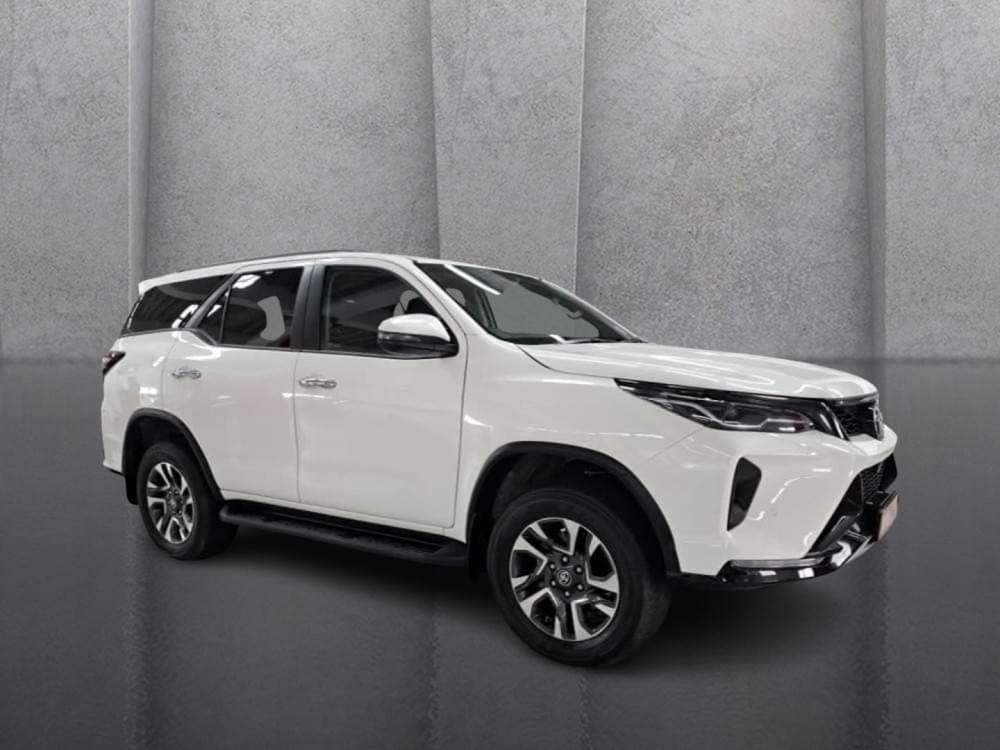 Toyota Fortuner 2.4 Gd-6 Rb At