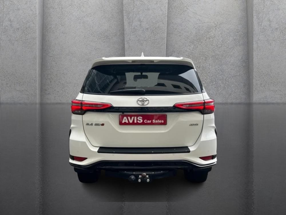 Toyota Fortuner 2.4 Gd-6 Rb At