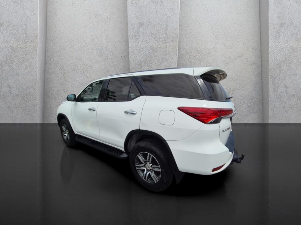 Toyota Fortuner 2.4 Gd-6 Raised Body At