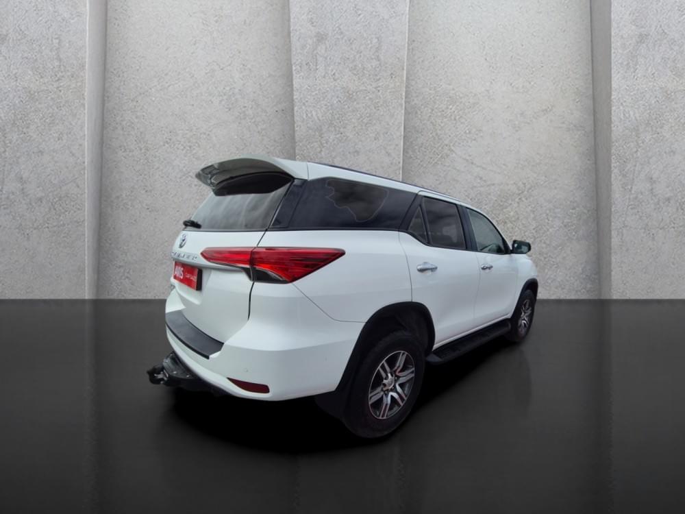 Toyota Fortuner 2.4 Gd-6 Raised Body At