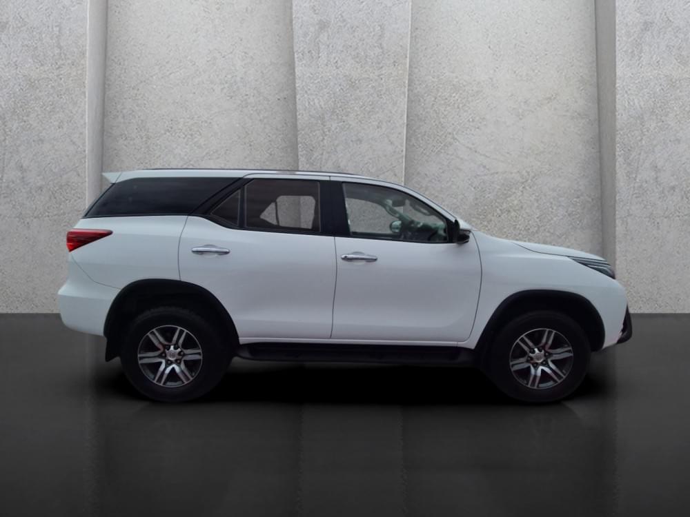 Toyota Fortuner 2.4 Gd-6 Raised Body At