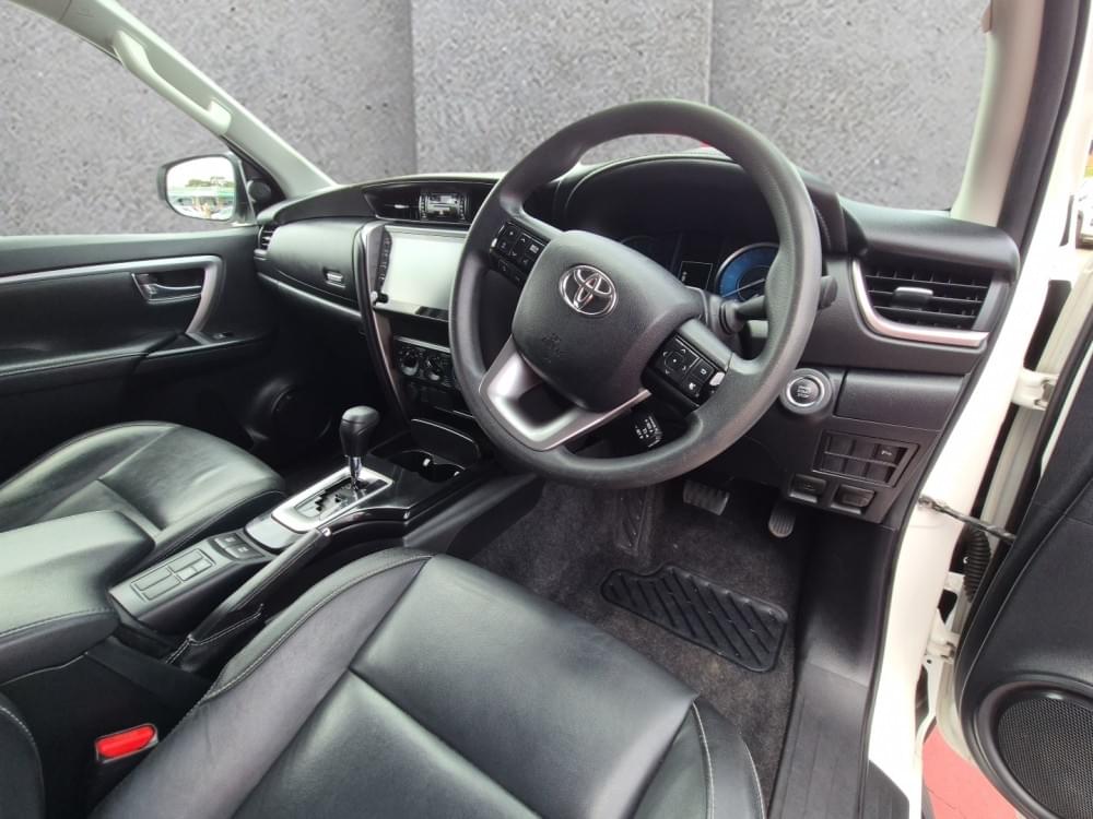 Toyota Fortuner 2.4 Gd-6 Raised Body At