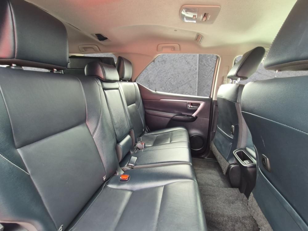 Toyota Fortuner 2.4 Gd-6 Raised Body At