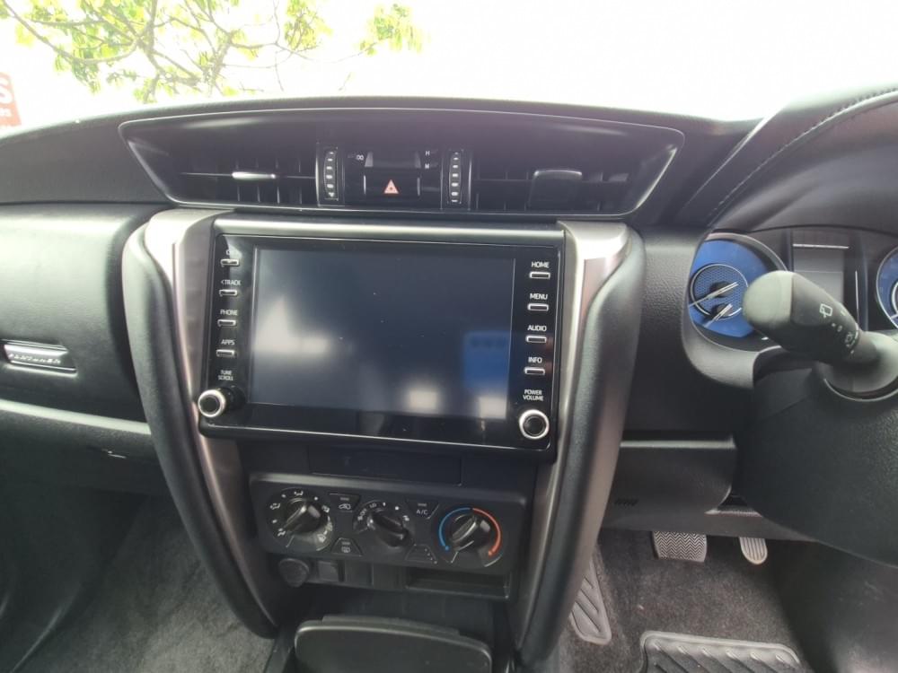 Toyota Fortuner 2.4 Gd-6 Raised Body At