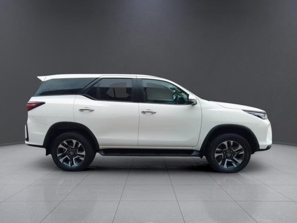 Toyota Fortuner 2.4 Gd-6 Rb At