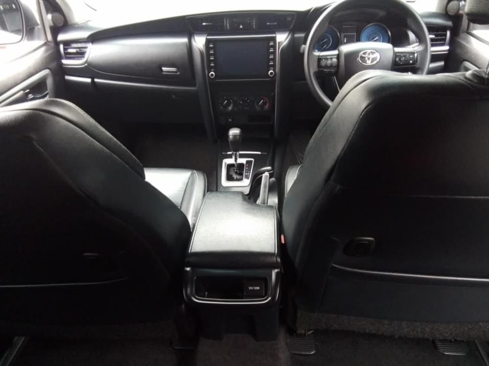 Toyota Fortuner 2.4 Gd-6 Rb At