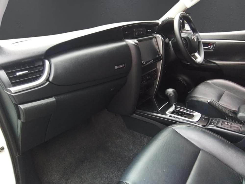 Toyota Fortuner 2.4 Gd-6 Rb At