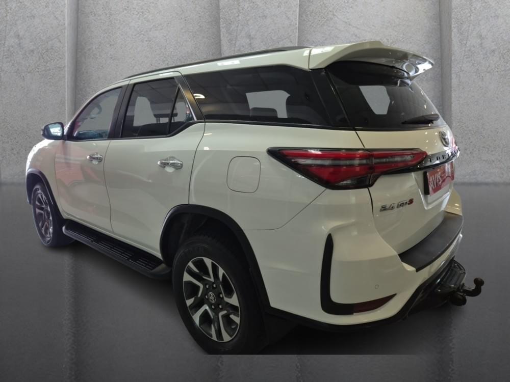 Toyota Fortuner 2.4 Gd-6 Rb At