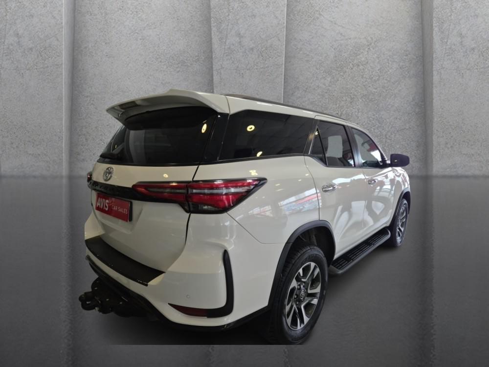 Toyota Fortuner 2.4 Gd-6 Rb At