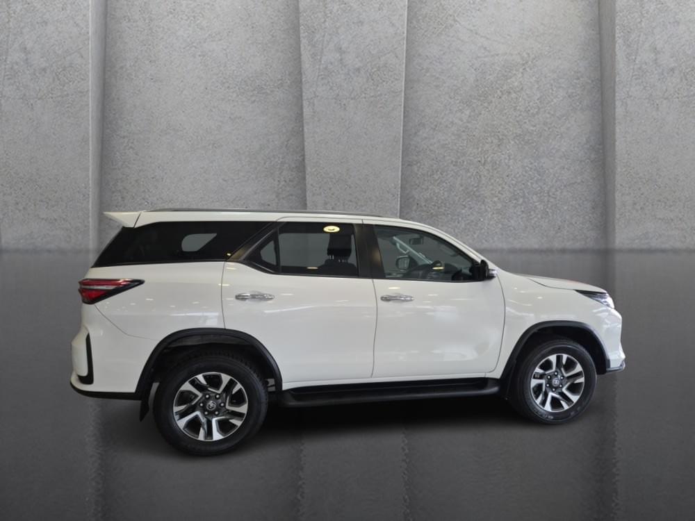 Toyota Fortuner 2.4 Gd-6 Rb At