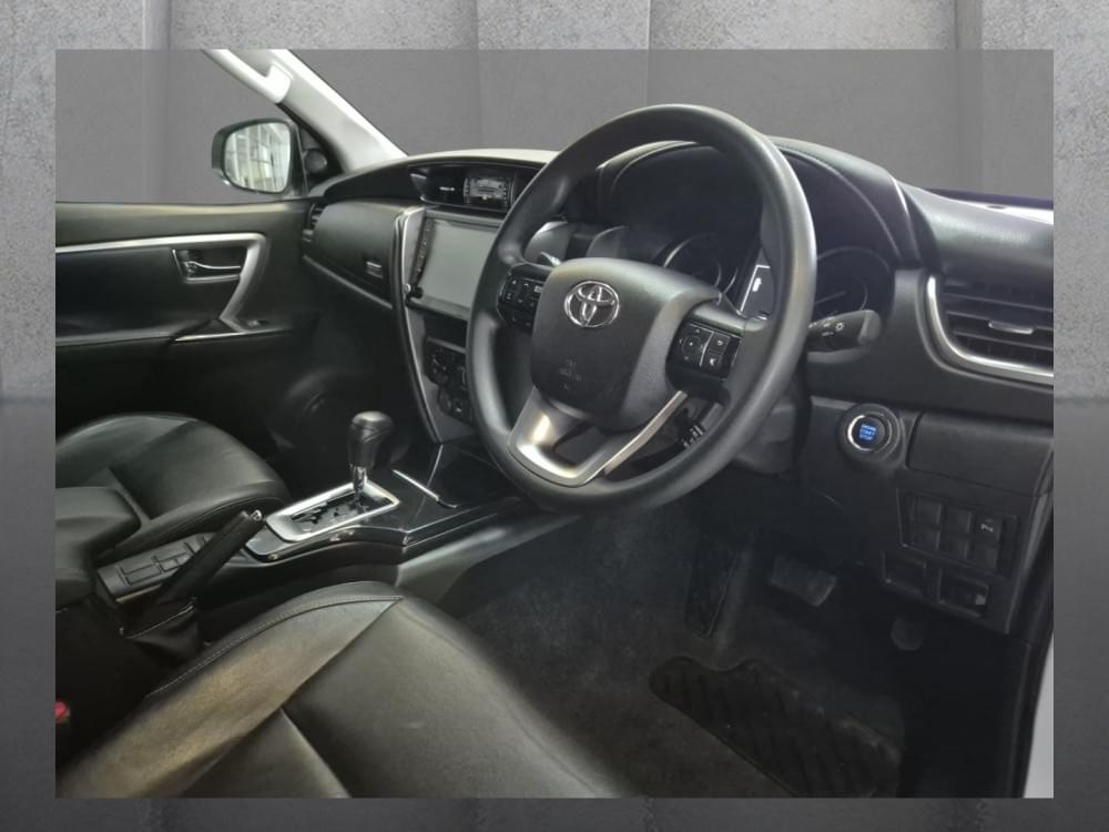 Toyota Fortuner 2.4 Gd-6 Rb At