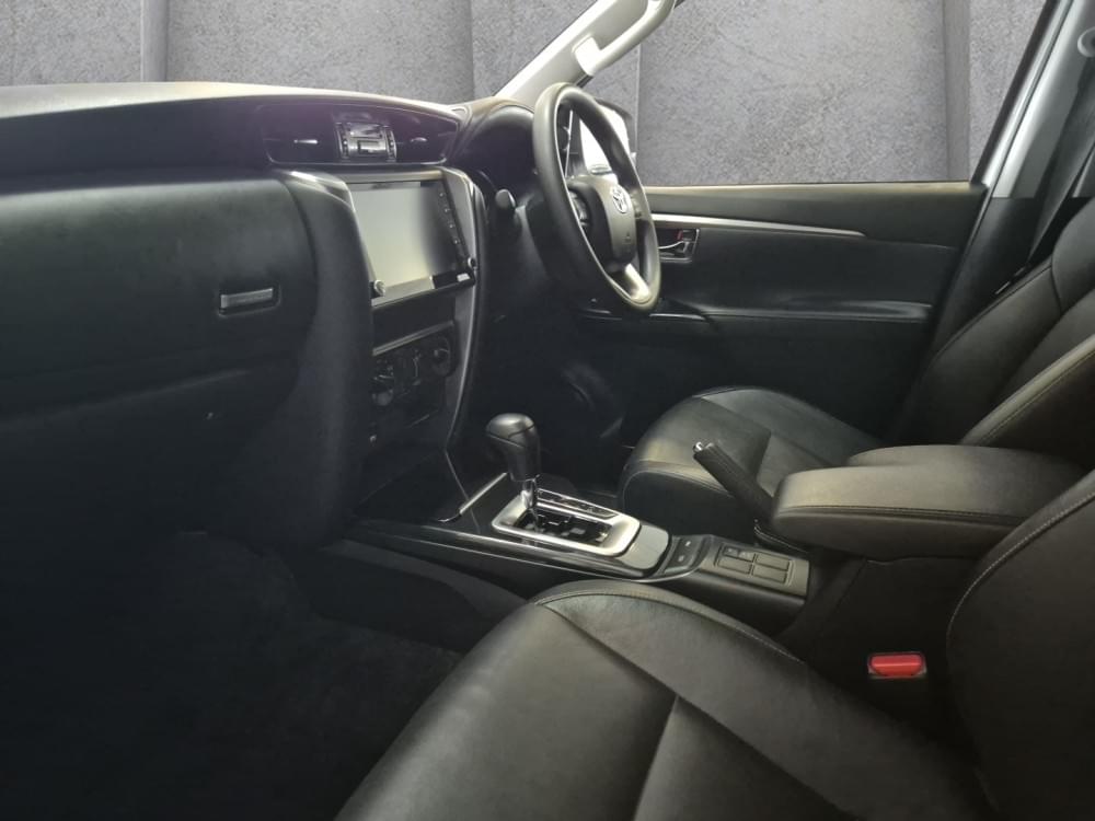 Toyota Fortuner 2.4 Gd-6 Rb At