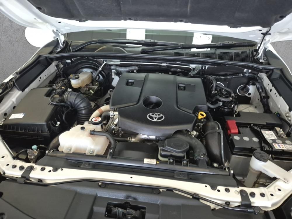 Toyota Fortuner 2.4 Gd-6 Rb At