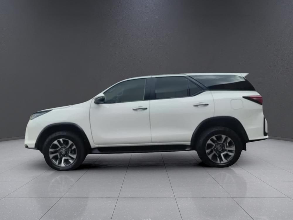 Toyota Fortuner 2.4 Gd-6 Rb At
