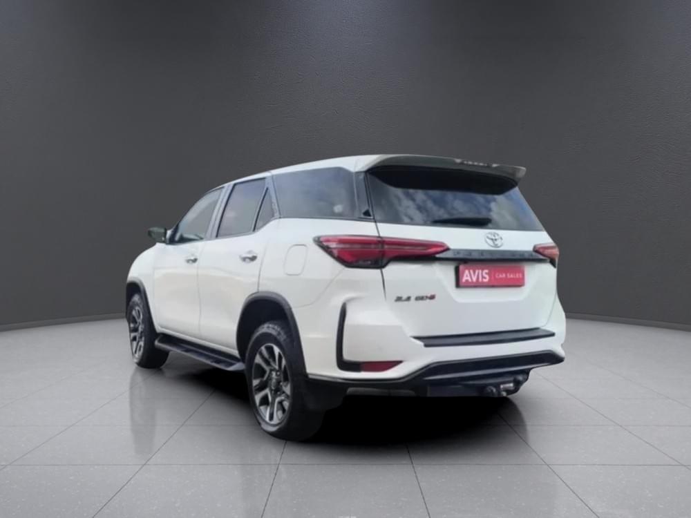 Toyota Fortuner 2.4 Gd-6 Rb At