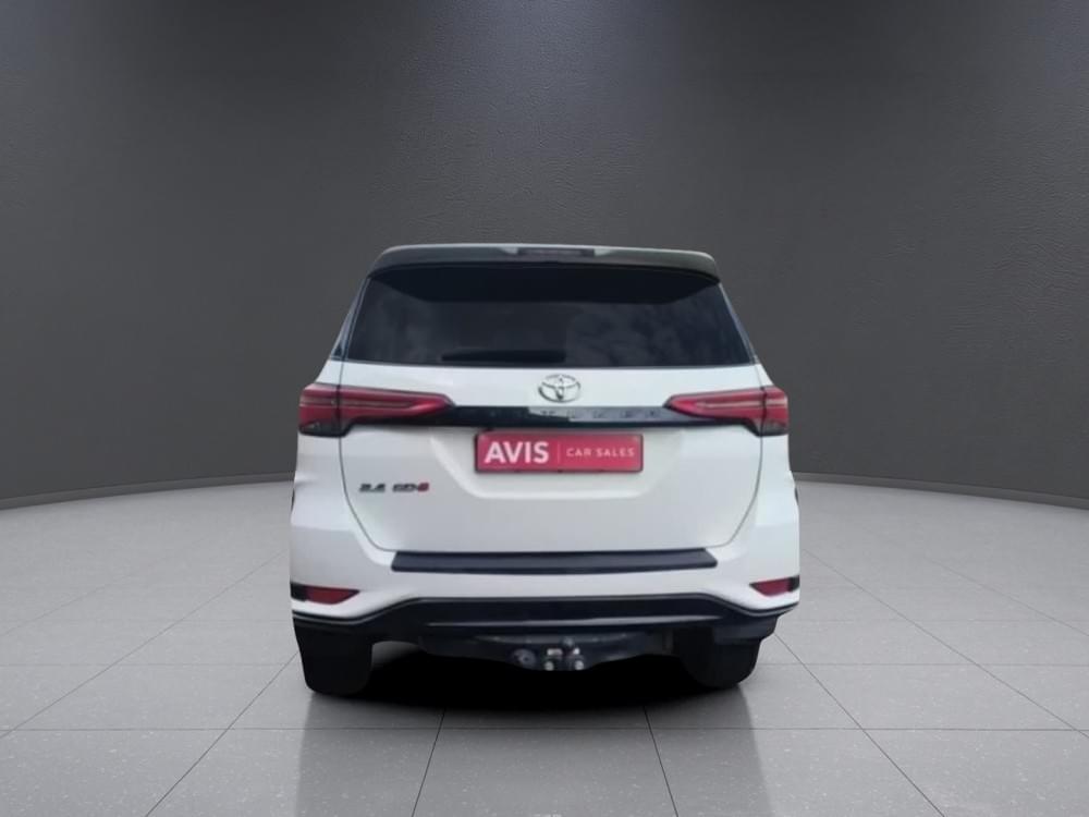 Toyota Fortuner 2.4 Gd-6 Rb At