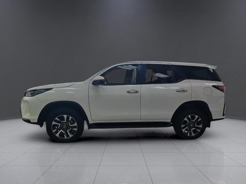 Toyota Fortuner 2.4 Gd-6 Rb At