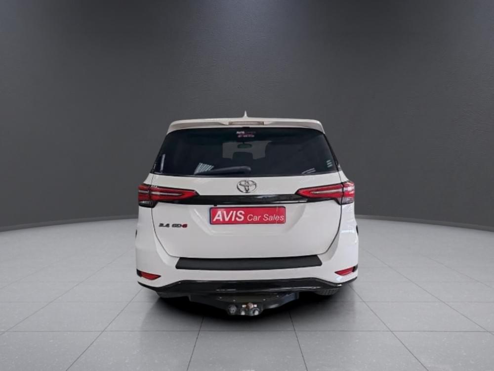 Toyota Fortuner 2.4 Gd-6 Rb At