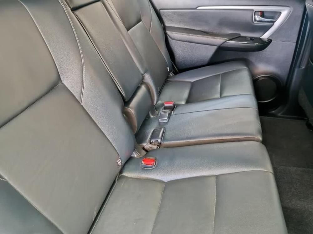 Toyota Fortuner 2.4 Gd-6 Rb At