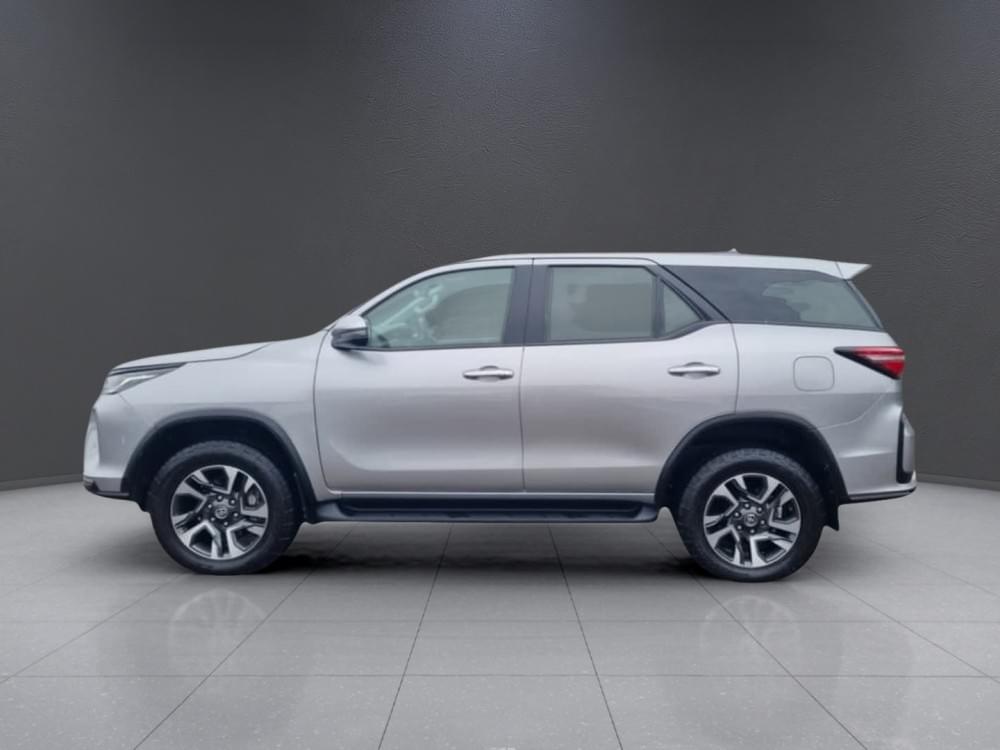 Toyota Fortuner 2.4 Gd-6 Rb At