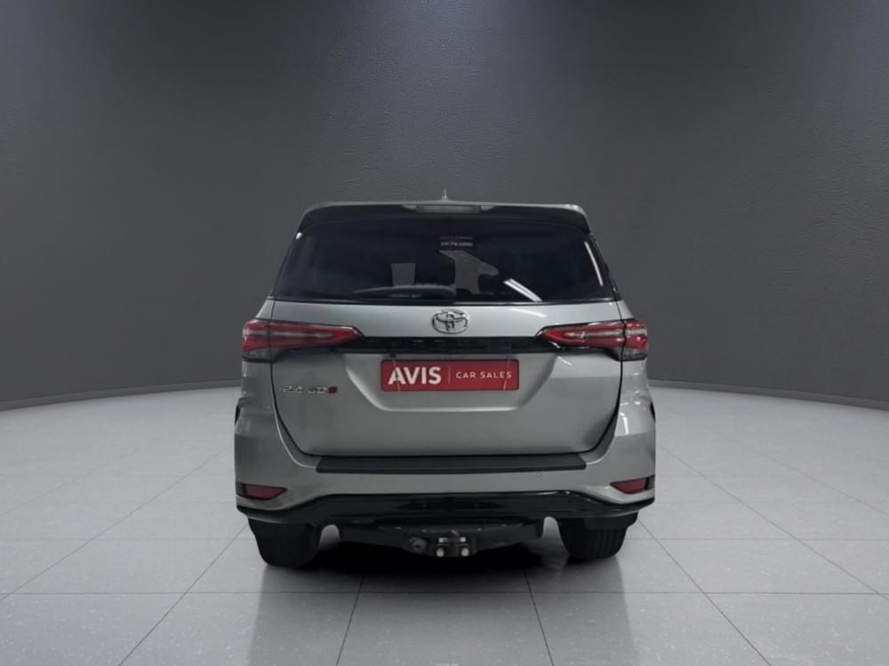 Toyota Fortuner 2.4 Gd-6 Rb At