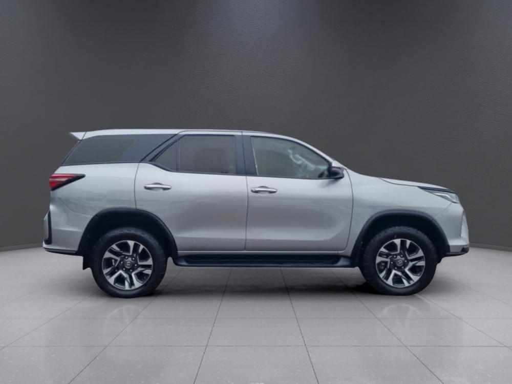 Toyota Fortuner 2.4 Gd-6 Rb At