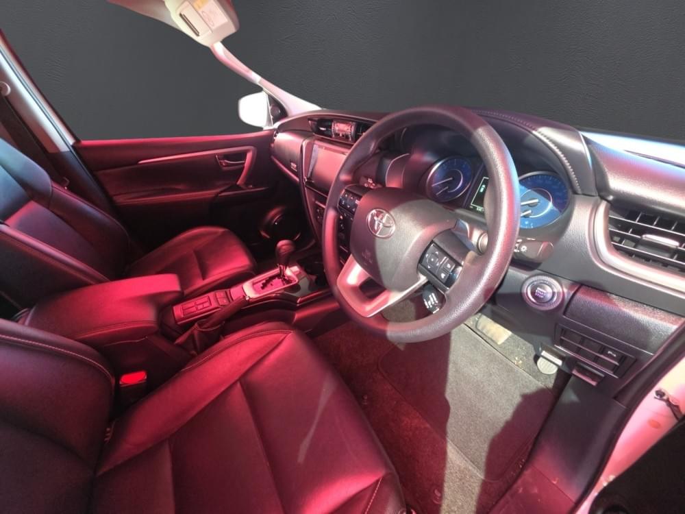 Toyota Fortuner 2.4 Gd-6 Rb At