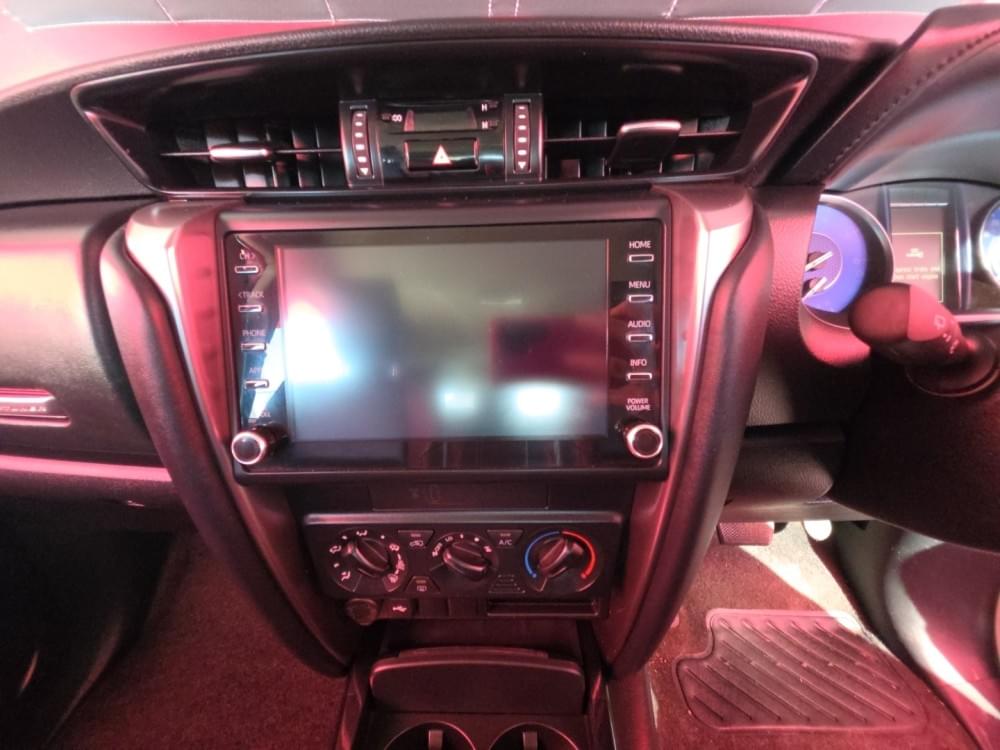 Toyota Fortuner 2.4 Gd-6 Rb At