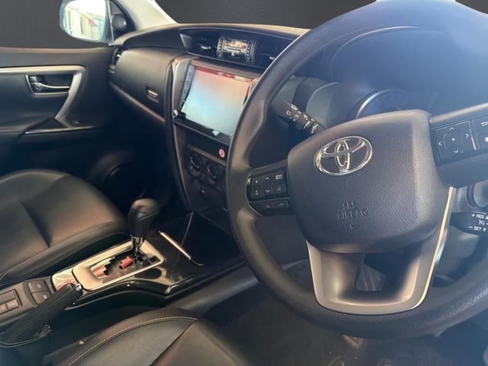 Toyota Fortuner 2.4 Gd-6 Rb At