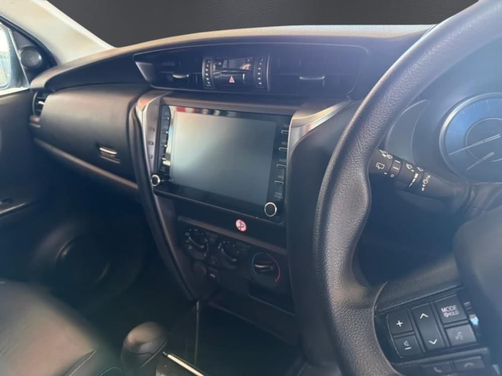Toyota Fortuner 2.4 Gd-6 Rb At