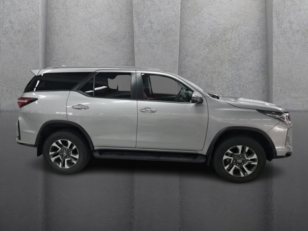 Toyota Fortuner 2.4 Gd-6 Rb At