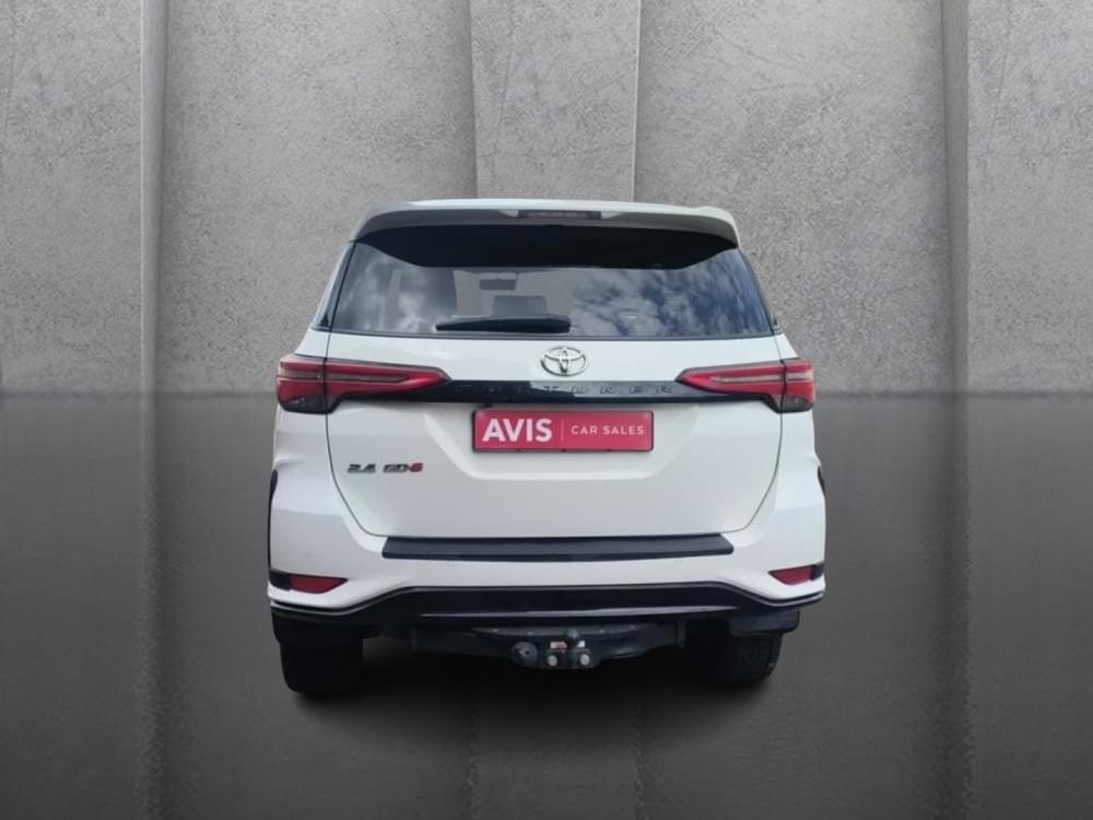 Toyota Fortuner 2.4 Gd-6 Rb At